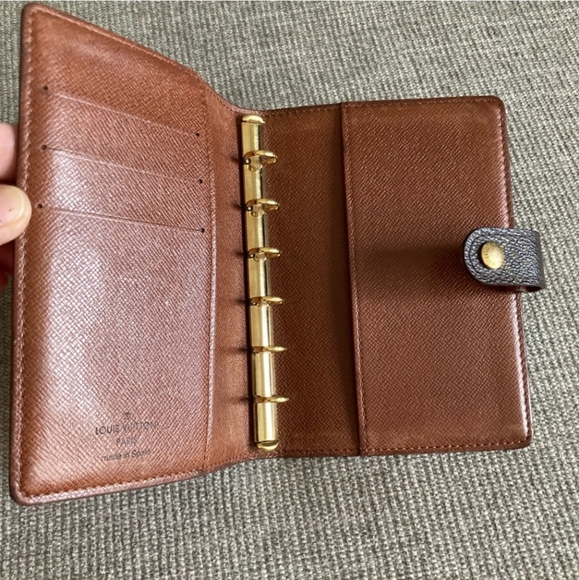 Authentic Louis Vuitton Agenda/Passport/Credit Card - Picture 6 of 11